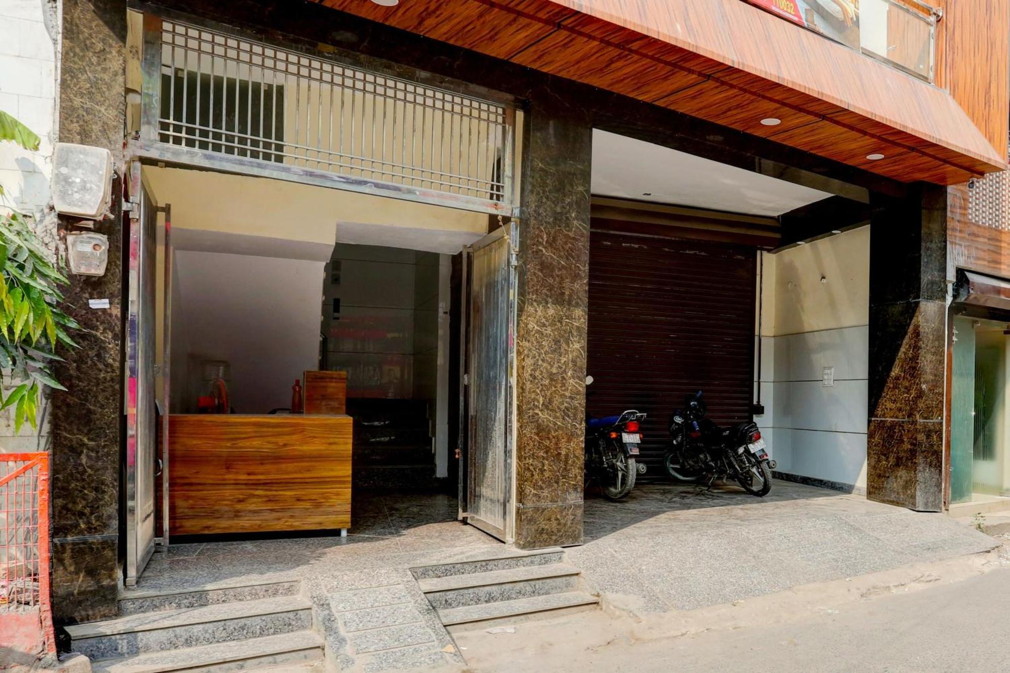 Hotel O Family Deluxe Nova Deli Exterior foto